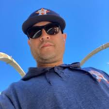 will u at least say hi when you scroll past 🥹