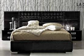 Turn your bedroom into a beautifully designed showpiece with luxury comforter sets, bedspreads & bed quilts. Exquisite Black Leather King Size Bedroom Set With Luxury Black Croc Leather Upholste King Size Bedroom Sets King Size Bedroom Furniture Sets King Bedroom Sets