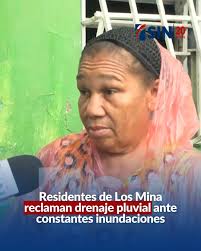 Al asegurar que llevan tres días sin luz, amas de casa de varios sectores  de Villa Mella aseguran que la mañana de hoy tiraron a la basura alimentos  perecederos que tenían en