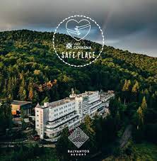 Există o presiune imensă, dacă ești idiot, să îți faci concediul, sau să îți petreci timpul în general, în zone în care lumea să fie invidioasă. Idei De Weekend In Doi Divahair Ro