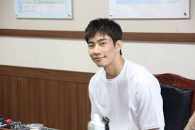 Despite the dad's warning, she saves her classmate . Justice High Korean Movie 2019 ê³µìˆ˜ë„ Hancinema