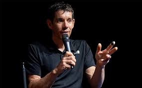 Alex Honnold Reveals “Embarrassing” Paycheck for Netflix’s Taipei 101 Free Solo Climb