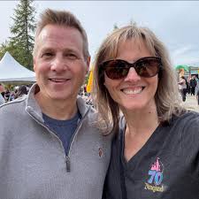 Is there a Tupperware dealership person in the valley?