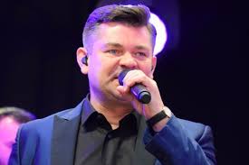 Zespół piękni i młodzi działa od 2012 roku, ale już jego członkowie cieszą się statusem. Zenek Martyniuk Artykuly Nowa Trybuna Opolska