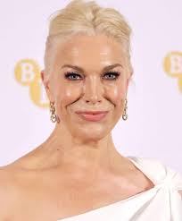 If this look had a theme song, what would it be? 🎶👇