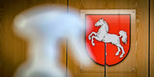 März 2020 gab es in niedersachsen keine dem rki gemeldeten infektionen. Livestream Niedersachsischer Corona Krisenstab Zur Aktuellen Lage Und Dem Stufenplan Hildesheimer Allgemeine