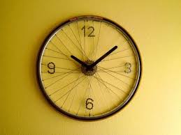 recyclage dun velo en horloge recyclage d un vieux velo en horloge 1 the bike in my house pinterest vieux velos horloge et recyclage