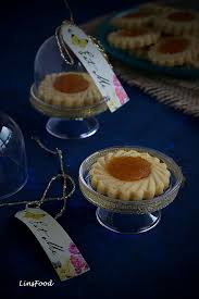 Add ice cold water and combine until the flour forms a dough. Homemade Pineapple Tarts Recipe Resepi Kuih Tart