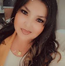 Some friends arrived at the Disneyland entrance gate overnight!