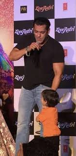 Pin By Ubbsi On Sallu Salman Khan Photo Mens Sunglasses Rayban Wayfarer