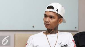 Dalam dunia fashion melakukan sebuah desain pada baju merupakan sebuah aktivitas yang melibatkan imajinasi, keterampilan, serta kreatifitas yang dikombinasikan menjadi satu, dengan. Lawan Bully Young Lex Lakukan Ini Showbiz Liputan6 Com