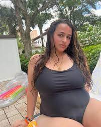 I Am Jazz star Jazz Jennings, 22, shows off her curves in a sexy swimsuit  in rare new photo after slamming body-shamers | The US Sun