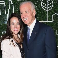 The couple had three children: Who Are Joe Biden S Children Hunter Ashley Beau And Naomi