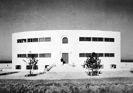 Vila efor este amplasata in apropierea sanatoriului eforie nord. Ofhouses Is A Collection Of Old Forgotten Houses Home About Guest Curators Map 1 200 201 400 401 600 601 800 801 1000 362 Studio Per Tusquets Blanca Oscar Clotet Lluis Vittoria Tracino House Cala Tramontana