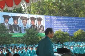 Kantor kami di solo membutuhkan admin staff yang handal, dengan ketentuan sebagai berikut : Lowongan Kerja Universitas Muhammadiyah Surakarta Karir Com