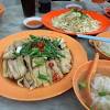 Dan selalunya nasi ayam tu dibentuk bebola sama ada kecil atau besar. 1