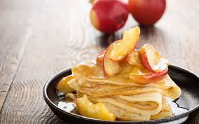 Crepes Bretonnes Poires Et Caramel Beurre Sale Recettes Pour Epater Les Copains Elle Vire