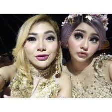 FOTO: Pilih Mekeup Flawless, Jenita Janet Makin Cantik Bak Boneka