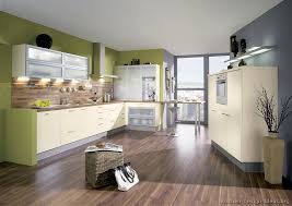 Pictures Of Kitchens Modern Cream Antique White Kitchens Antique White Kitchen Kitchen Colors Wall Paint Colour Combination