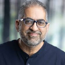 Tom Luce (@LUCEsinger)