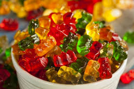 Le caramelle gelee alla frutta fatte in casa sono le famose caramelle gommose ricoperte di zucchero che fanno impazzire i bambini. Come Preparare Delle Caramelle Gommose Fatte In Casa Senza Conservanti