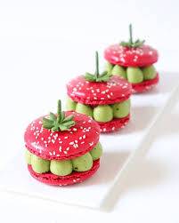 Olivia Haim Sur Instagram Macarons Fraises Matcha Oliviapatisse Kumikomatcha Matcha Matchacake Macar Macarons Matcha Cake Arabian Food