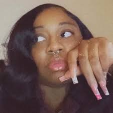 Kayla Barlow's Instagram, Twitter & Facebook