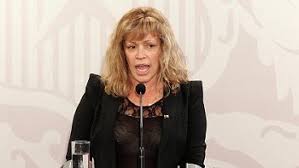 Catalina se encontraba realizando labores de limpieza en una de las jaulas del recinto cuando fue atacada por el felino. Ministra Catalina Parot Se El Dolor Que Produce La Discriminacion Cooperativa Cl