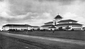 20 kata bijak dalam bahasa inggris dan artinya. 10 Arsitektur Bangunan Bersejarah Yang Menawan Di Indonesia Arsitag