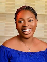 Can we fake dating for 2weeks And see who catches feelings first🌚🌚🌚🤝 Dm  each other and exchange contact. And if nah me DM me