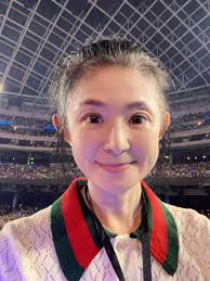 偷偷把臉藏起來☺️ #盪鞦韆之樂