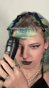 Krystal Lindsey's Instagram, Twitter & Facebook