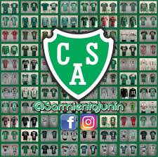 Una de las fotos de diego maradona con la camiseta verde. Sarmiento De Junin Coleccion Publicaciones Facebook