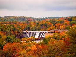 Dam On The St Croix River Taylors Falls Mn On The Left St Croix Falls Wi On The Right Saint Croix Falls Wisconsin State Parks Minnesota Parks