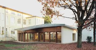 Lurate Caccivio (Co), la mensa di Larchs come padiglione nel verde ...