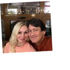 David, 60, met lana, 27 met the ukrainian woman on a dating website and have been chatting for seven years. 90 Day Fiance Fans Are Cringing At David And Lana S Hugs Showcelnews Com
