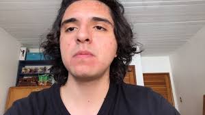 Emilio Loza López (@emiliolozza), estudiante de Diseño Textil y Moda en  @centro_u, nos comparte qué lo inspiró para crear su proyecto final  “0-30-23” ., #CENTROonLive, #YoMeQuedoEnCasa