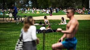 Central park is an urban park in new york city located between the upper west and upper east sides of manhattan. Nyc Coronavirus Warm Weather Lured People To Central Park Cnn