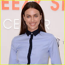 Jun 05, 2015 · joseph blatter vuelve a captar el interés de los medios esta vez por supuestos amoríos con la supermodelo irina shayk, exnovia del astro portugués cristiano ronaldo. Irina Shayk Slams Rumors Of An Affair With Fifa S Deposed President Sepp Blatter Irina Shayk Just Jared