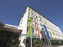 Bank münchen, oberbayern, bayern, tyskland åbningstider südtiroler sparkasse ag. Raiffeisenverband Sudtirol Bozen Architekturobjekte Heinze De