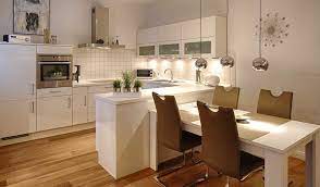 kuche mit integriertem esstisch best of kleine kuche mit essplatz von kuche mit integriertem tisch photo wohnung kuche kleine kuche kuche einrichten