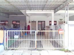 Lantai berjubin di ruang tamu. Rumah Setingkat Taman Meru Perdana Ipoh Iza Talib Perunding Hartanahiza Talib Perunding Hartanah