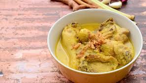 Bahkan hampir ke seluruh wilayah indonesia. Resep Opor Ayam Bumbu Kuning Untuk Lebaran Cantik Tempo Co