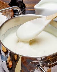 Mettiamo in due pentolini separati il latte e l'olio di semi per farli scaldare. Come Fare La Besciamella Senza Burro