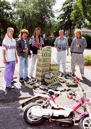 Maybe you would like to learn more about one of these? New Kids De Asociale Hangjongeren Uit Maaskantje Kuuskuus Flickr