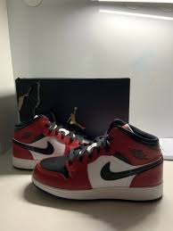 Jordan 1 Mid White Black Gym Red Gs New Nike Air Jordan 1 Mid Gs Chicago Black Toe Gym Red 554725 069 Size 7y In 2020 Air Jordans Jordan 1 Mid New Nike Air