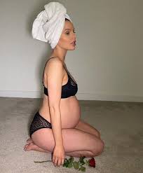 Helen flanagan sacha parkinson brooke vincent 19 november 2010. Pregnant Helen Flanagan Rules Out Having More Kids As She Prepares For Third Baby Aktuelle Boulevard Nachrichten Und Fotogalerien Zu Stars Sternchen