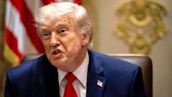 Trump amenaza con un arancel del 10% a Europa por no adoptar medidas  suficientes contra el trabajo forzoso
