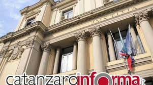 Ecco le recensioni di altre aziende. Indagati Per Truffa I Vertici Del Banco Di Napoli Della Filiale Catanzaro Catanzaroinforma