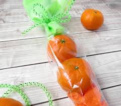 Tangerines, clementines, mandarins, satsumas, not to mention cuties and sweeties — there are so many names used to describe small, round, orange citrus fruits. Cutie Carrots